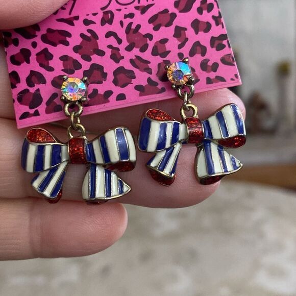 NEW! Betsey Johnson Ribbon Dangle Earrings - Picture 2 of 5